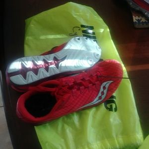 Spike track shoe